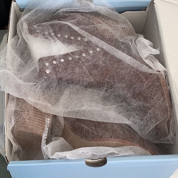 NWT Boots brown size 10 with silver trim  and 3.5 inch heels - Picture 7 of 11